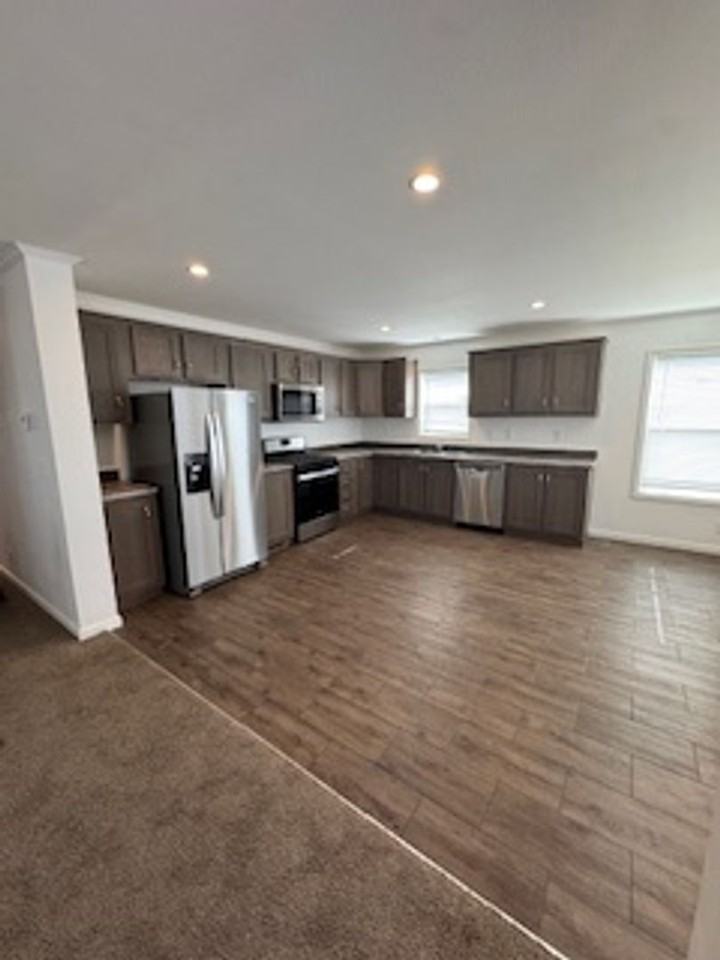 204 Onandaga Ave - Photo 4 of 23