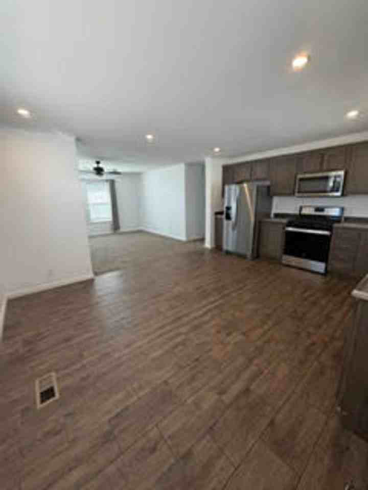 204 Onandaga Ave - Photo 6 of 23