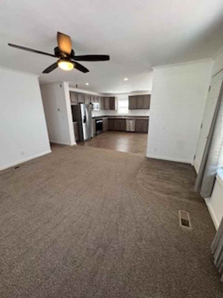 204 Onandaga Ave - Photo 7 of 23