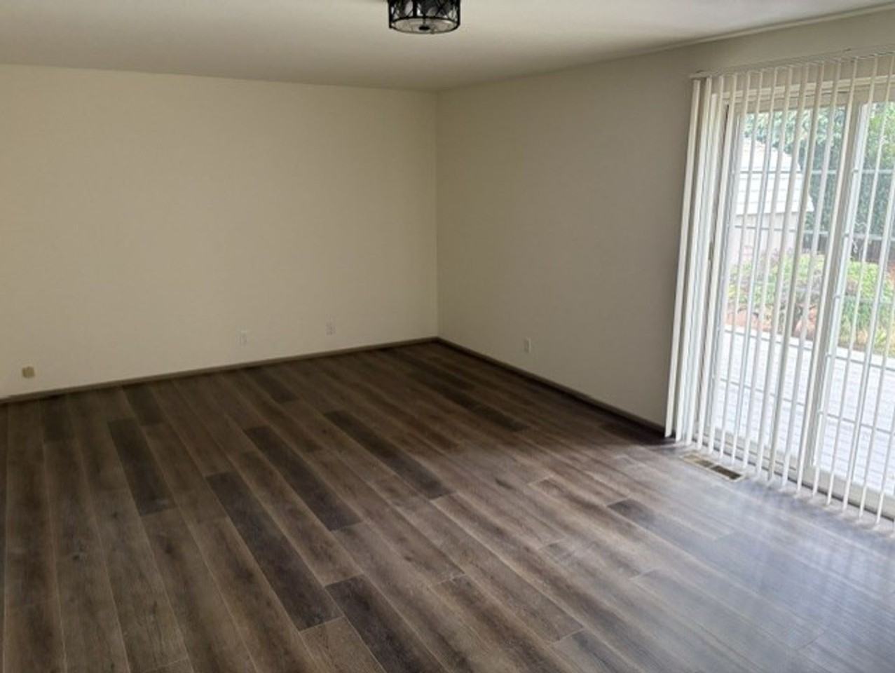 536 66th St - Photo 5 of 16