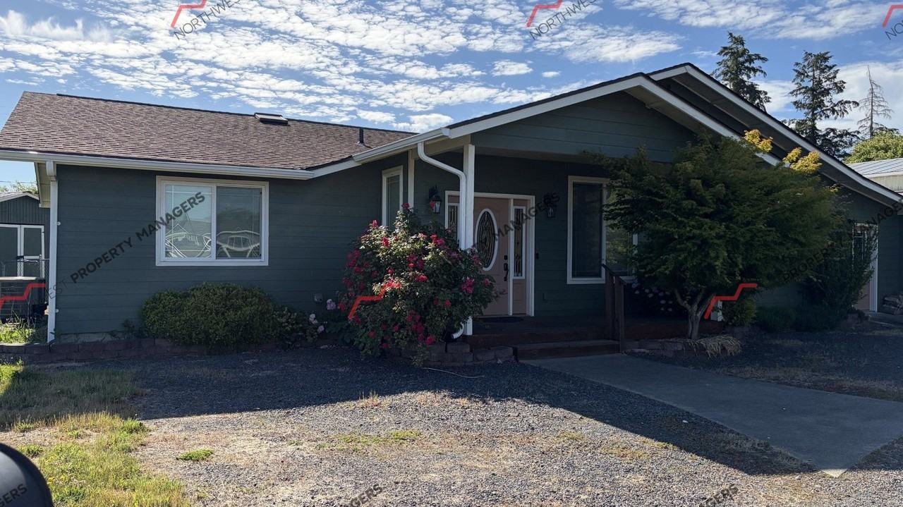 116 Taylor Rd - Photo 2 of 10