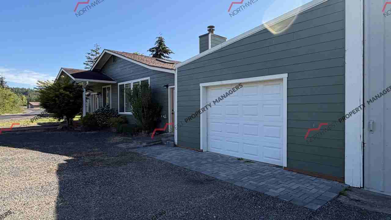 116 Taylor Rd - Photo 3 of 10