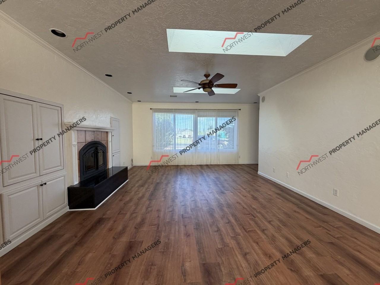 116 Taylor Rd - Photo 4 of 10