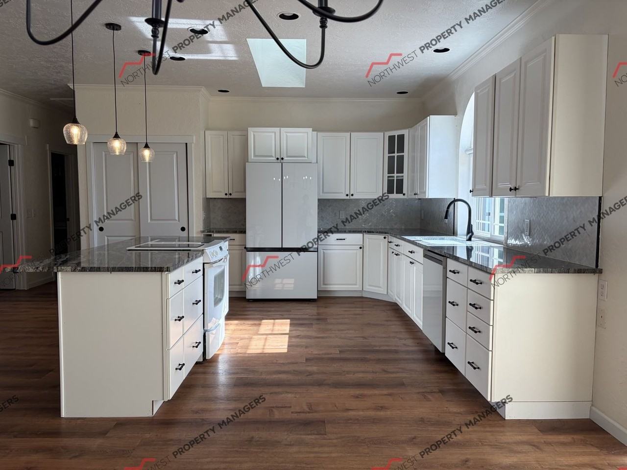 116 Taylor Rd - Photo 6 of 10