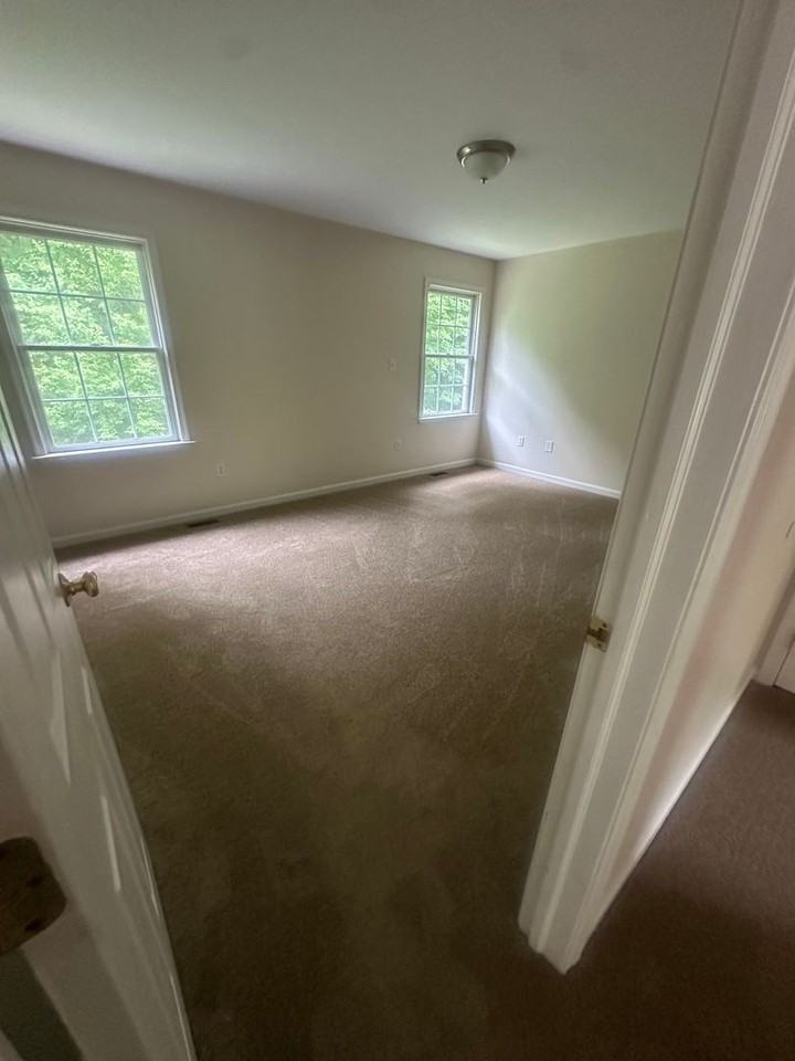 85 Pine Cone Dr - Photo 4 of 8