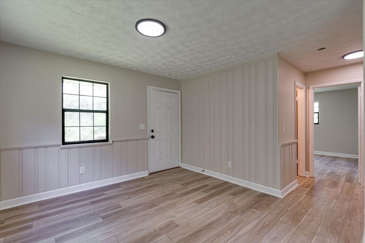 840 Emery Rd - Photo 6 of 24