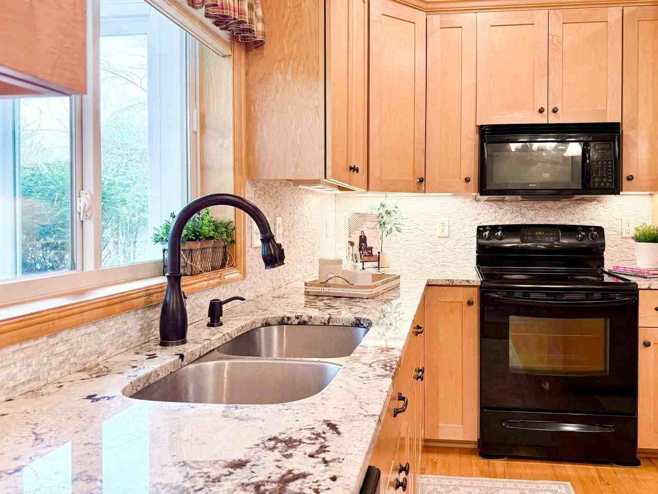 3655 Stone Point Dr Ne - Photo 6 of 30