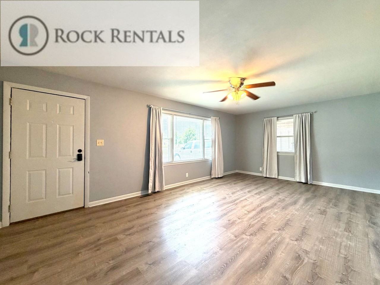 1614 Pleasant St - Photo 2 of 13