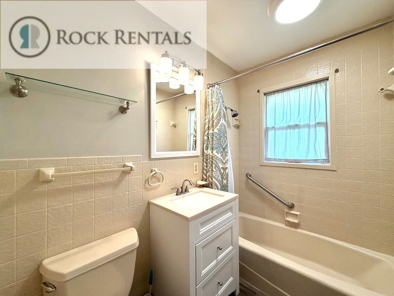 1614 Pleasant St - Photo 6 of 13