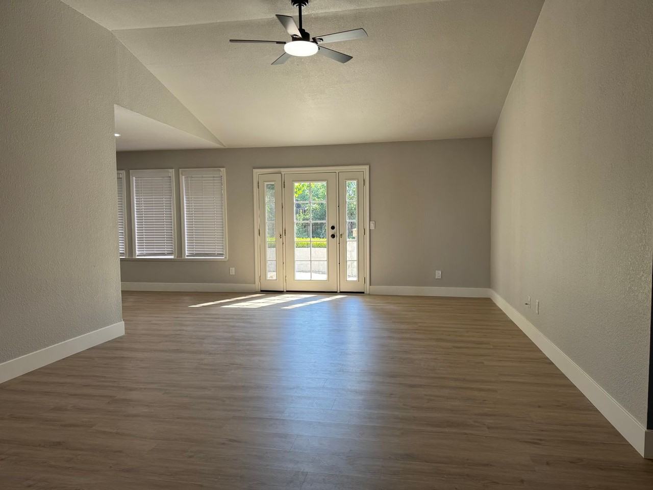 7608 Moose Creek Ct - Photo 2 of 15