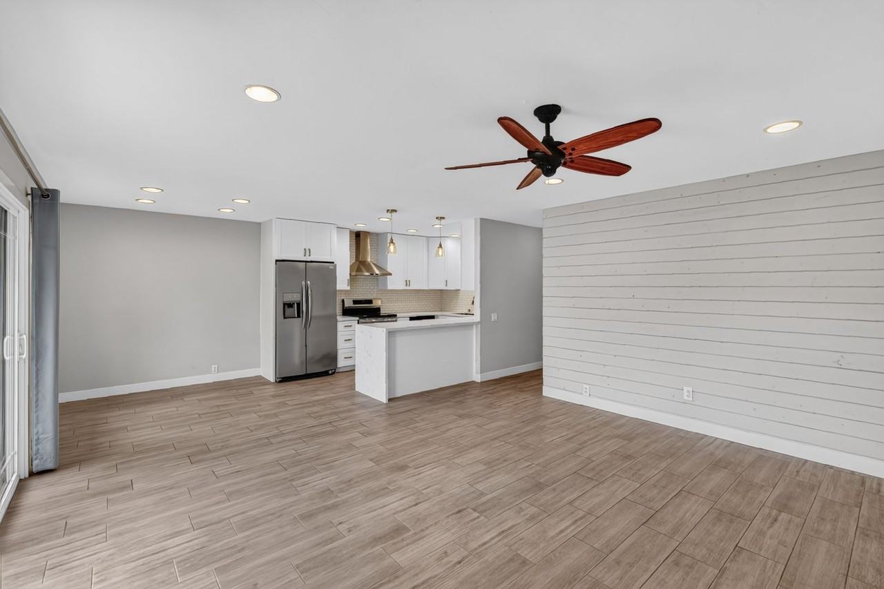 9643 Easter Way - Photo 5 of 30