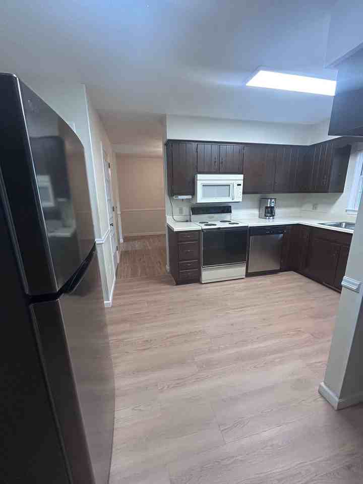 790 Vine St - Photo 3 of 10