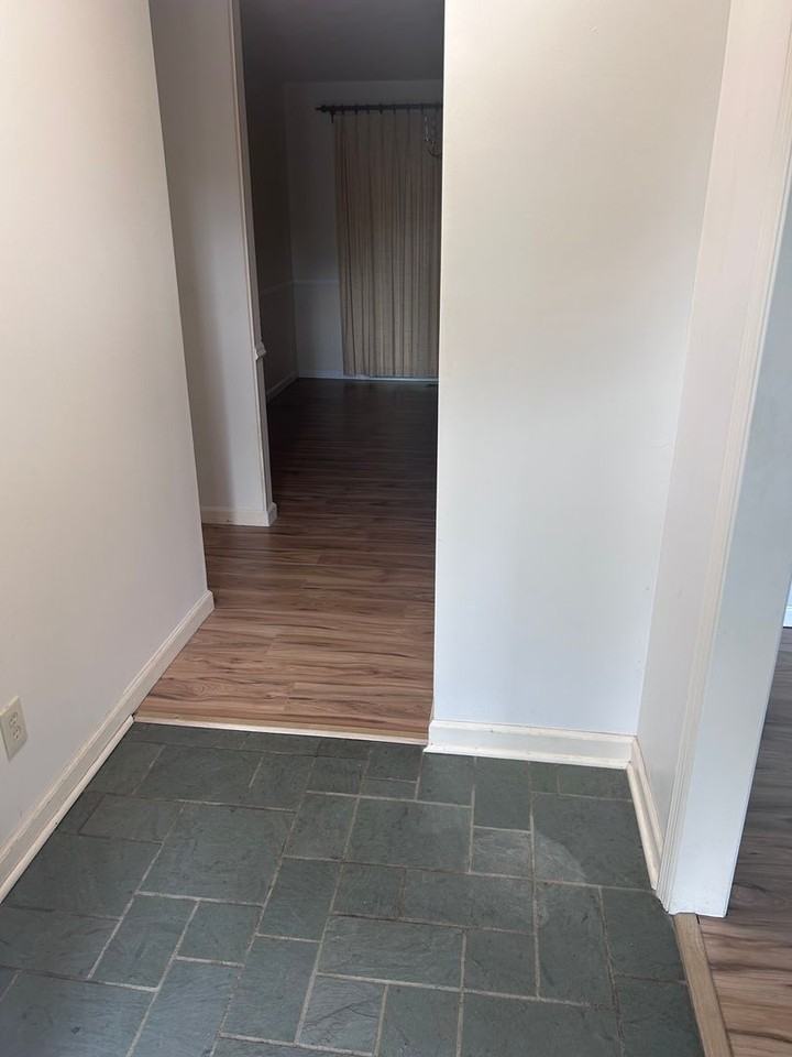 790 Vine St - Photo 5 of 10