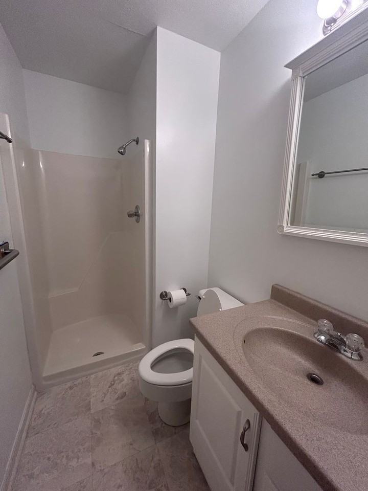 790 Vine St - Photo 6 of 10