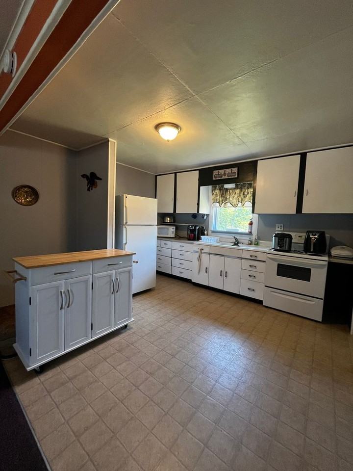 205 N Third St - Photo 5 of 8