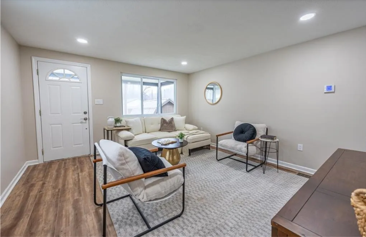 106 Blythe Rd - Photo 3 of 16