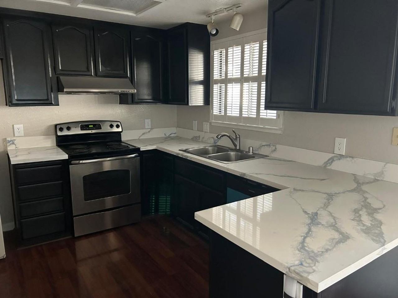 496 Cool Wind Way - Photo 3 of 8
