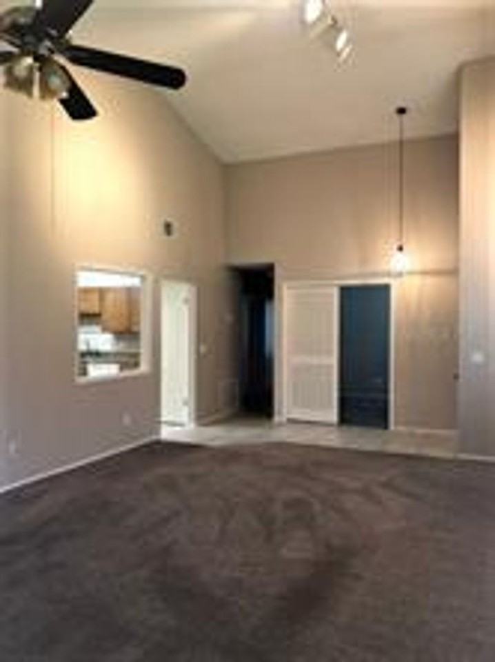 467 Newton Pl - Photo 3 of 25