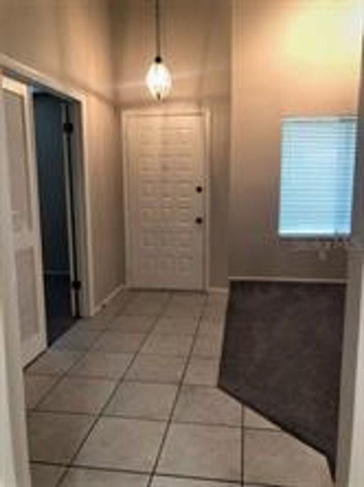 467 Newton Pl - Photo 4 of 25