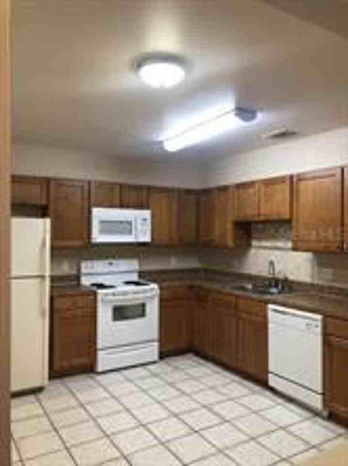 467 Newton Pl - Photo 5 of 25