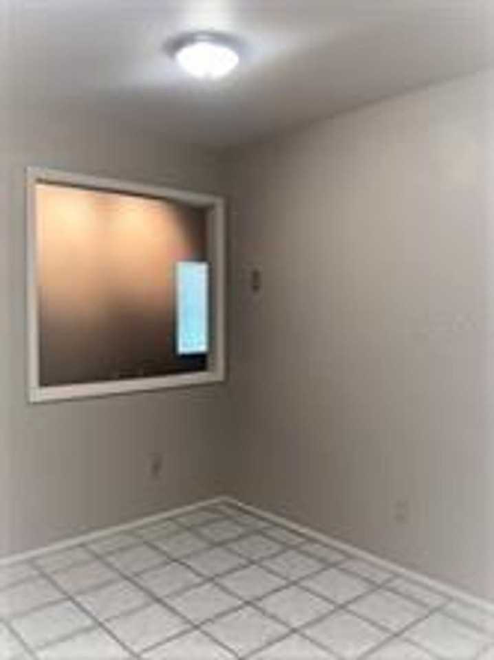 467 Newton Pl - Photo 7 of 25