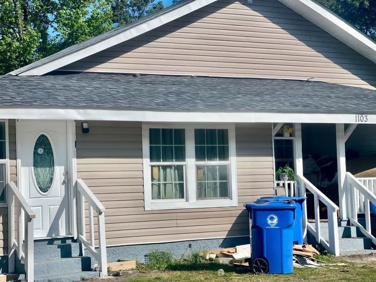 1103 Dunbar St - Photo 2 of 12