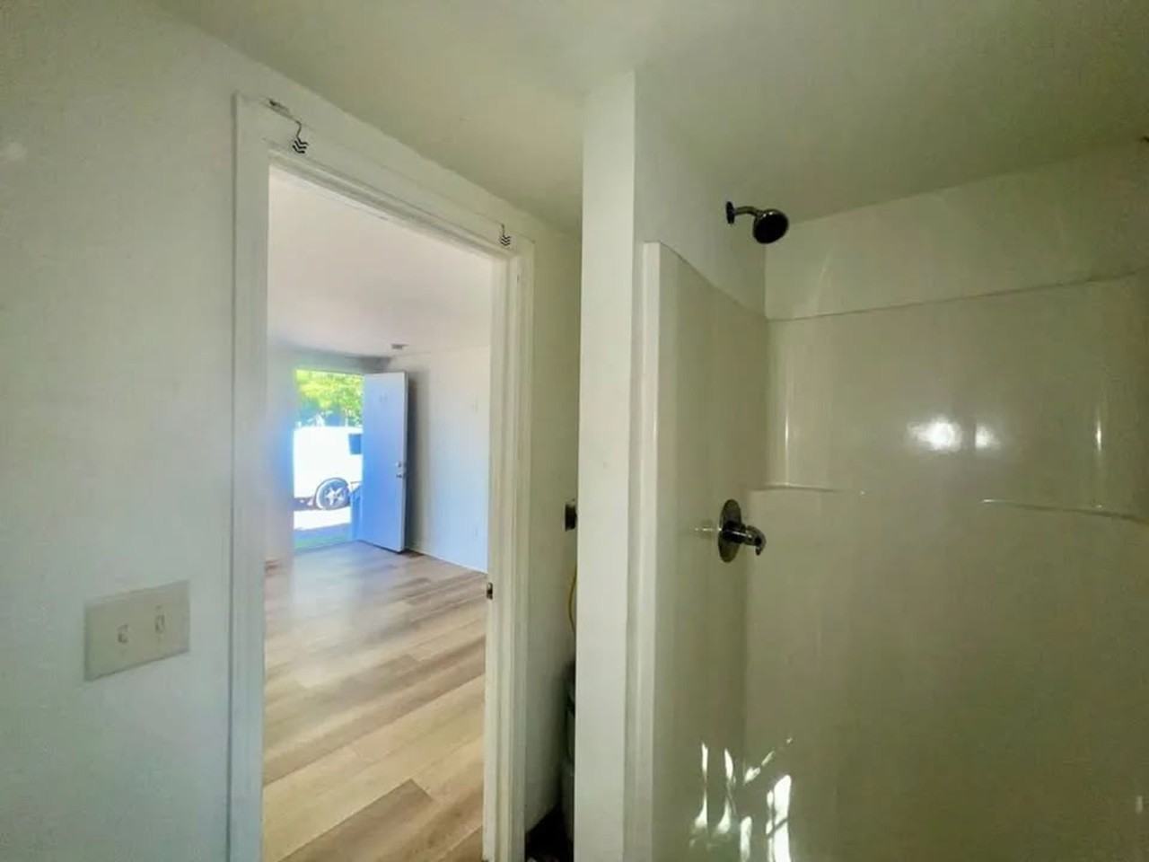 1103 Dunbar St - Photo 3 of 12