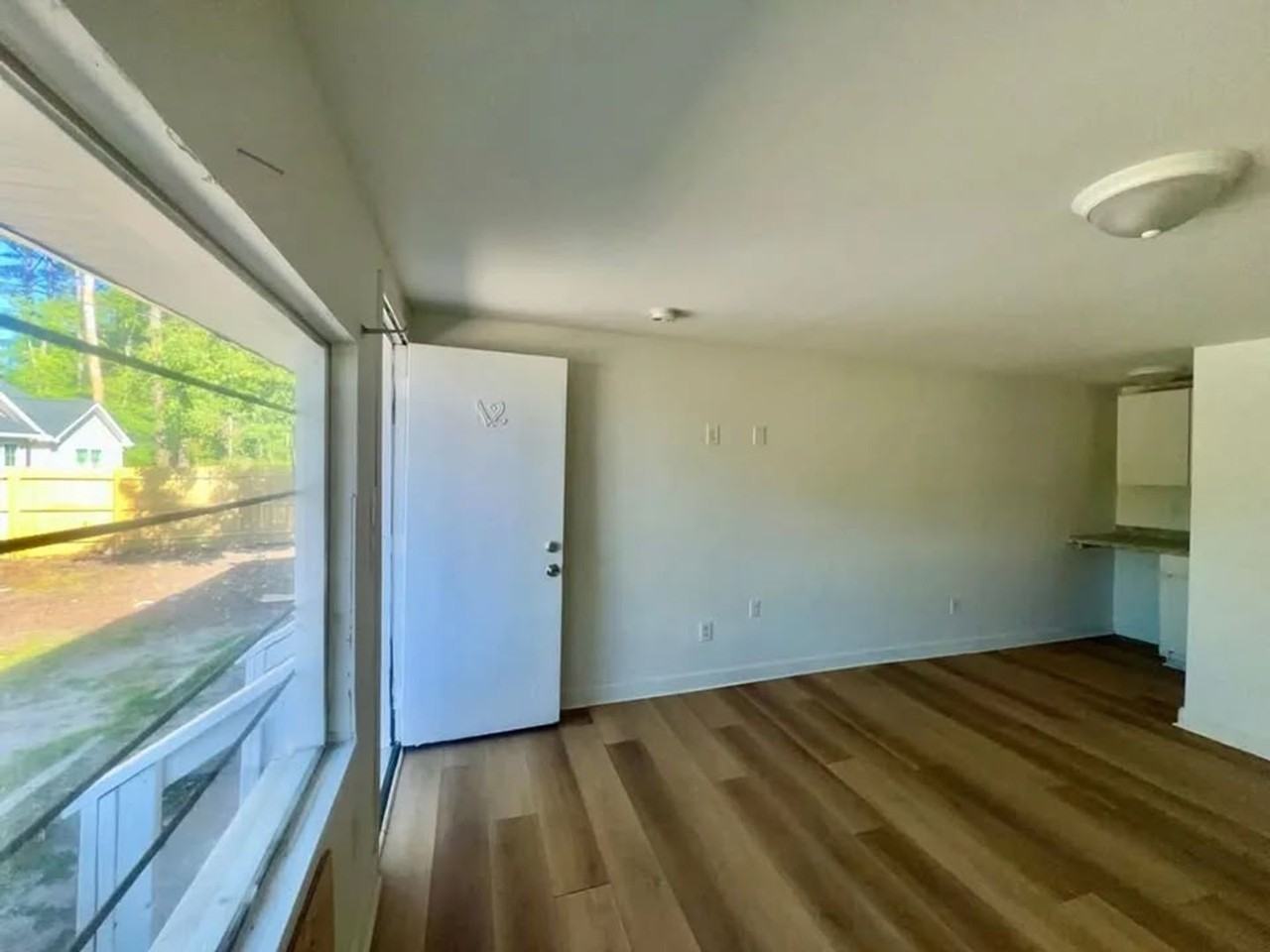 1103 Dunbar St - Photo 6 of 12
