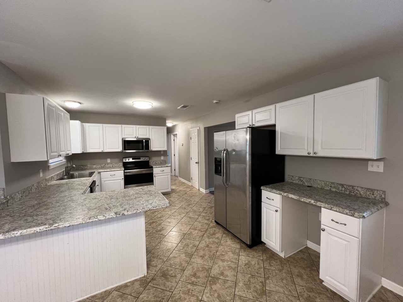 139 Hickory St - Photo 3 of 12
