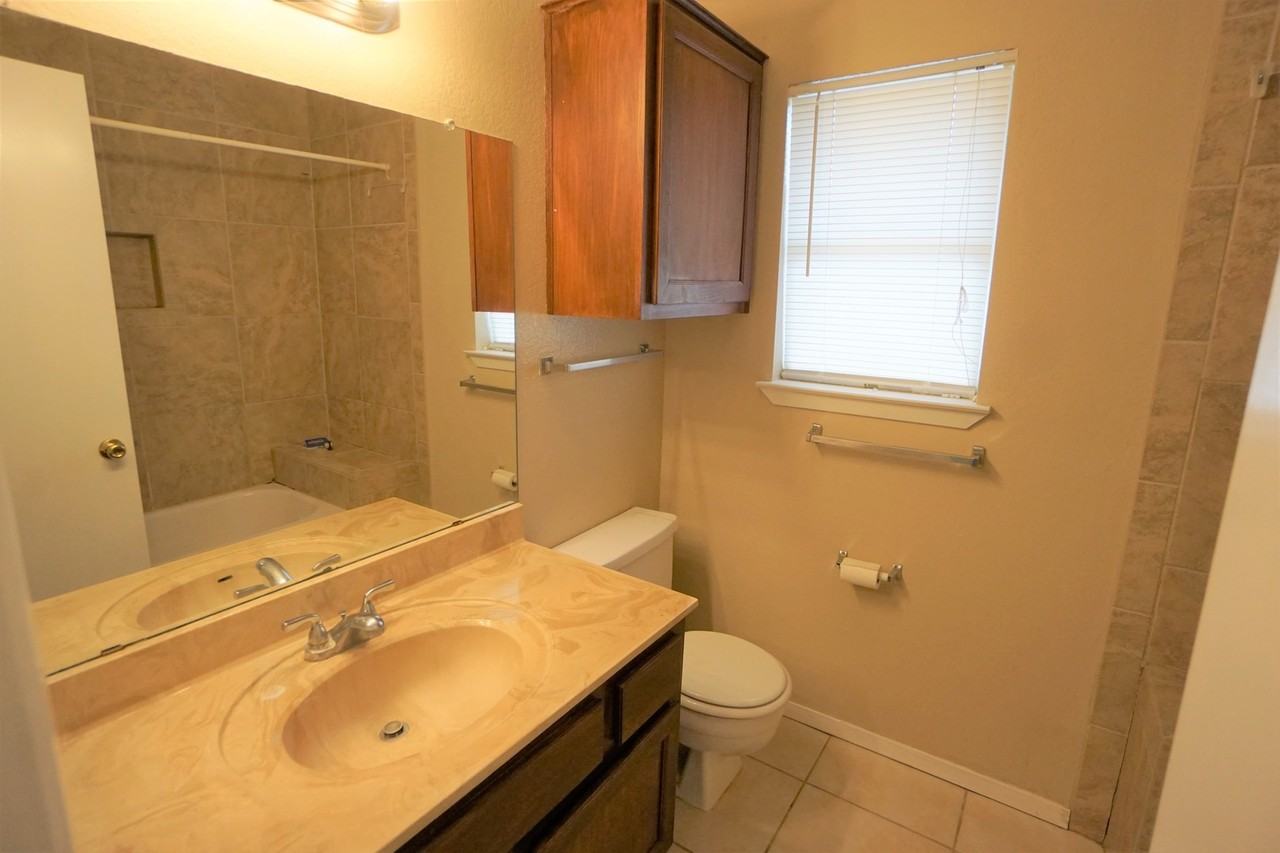6702 Garden Canyon Dr - Photo 7 of 11