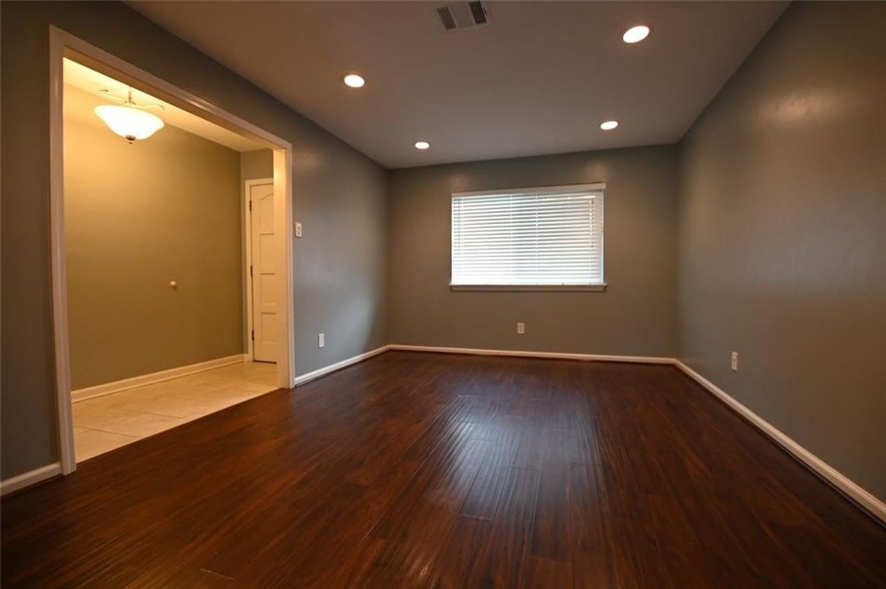 5846 Ettrick Dr - Photo 4 of 19