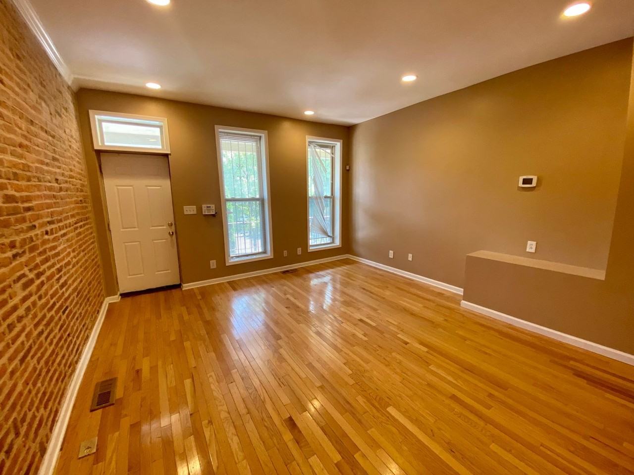 304 E 28th St - Photo 3 of 28