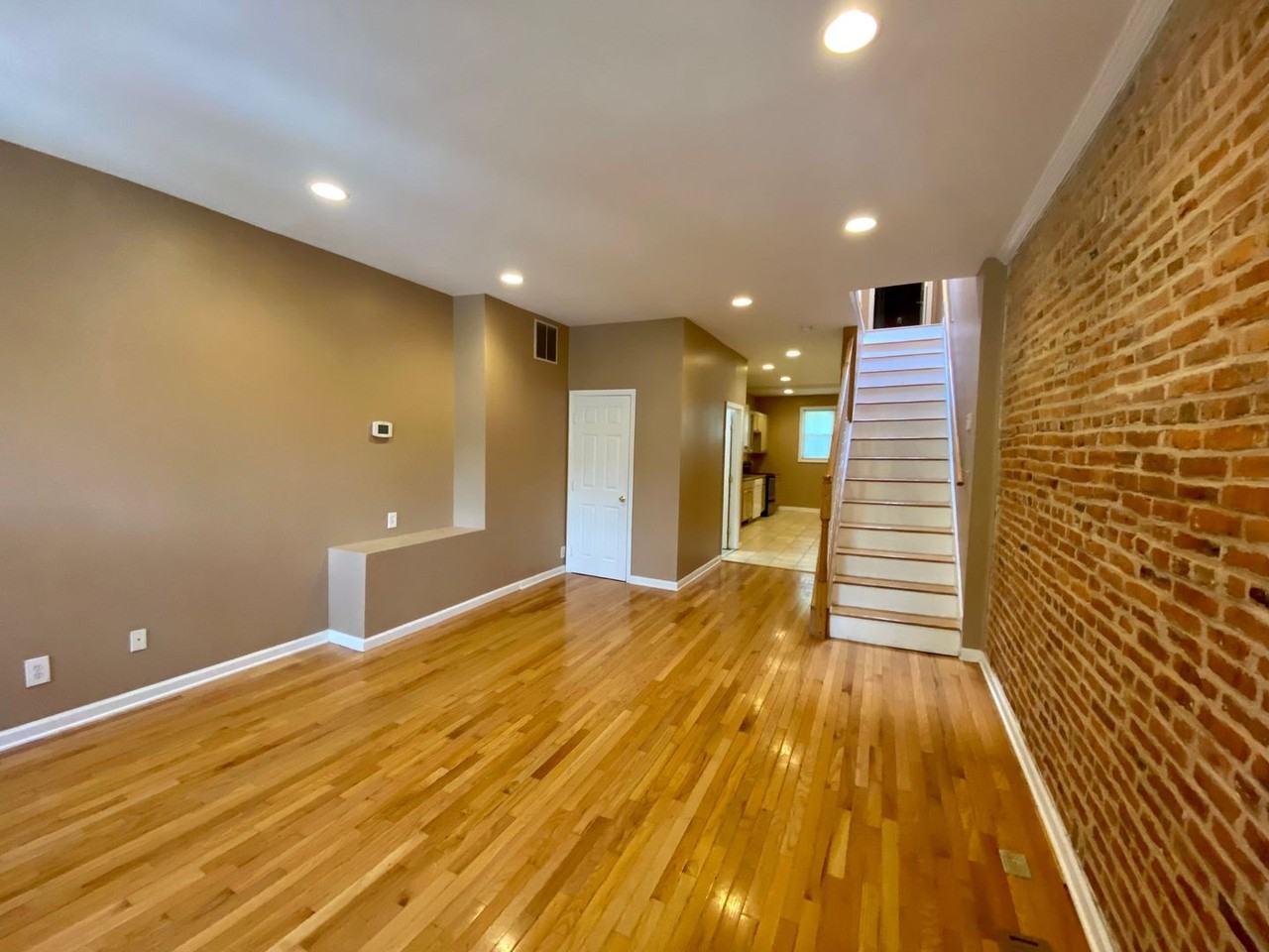 304 E 28th St - Photo 4 of 28