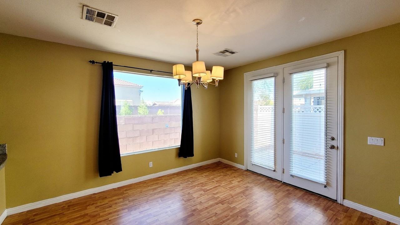 6252 Huntington Ridge Ave - Photo 4 of 27