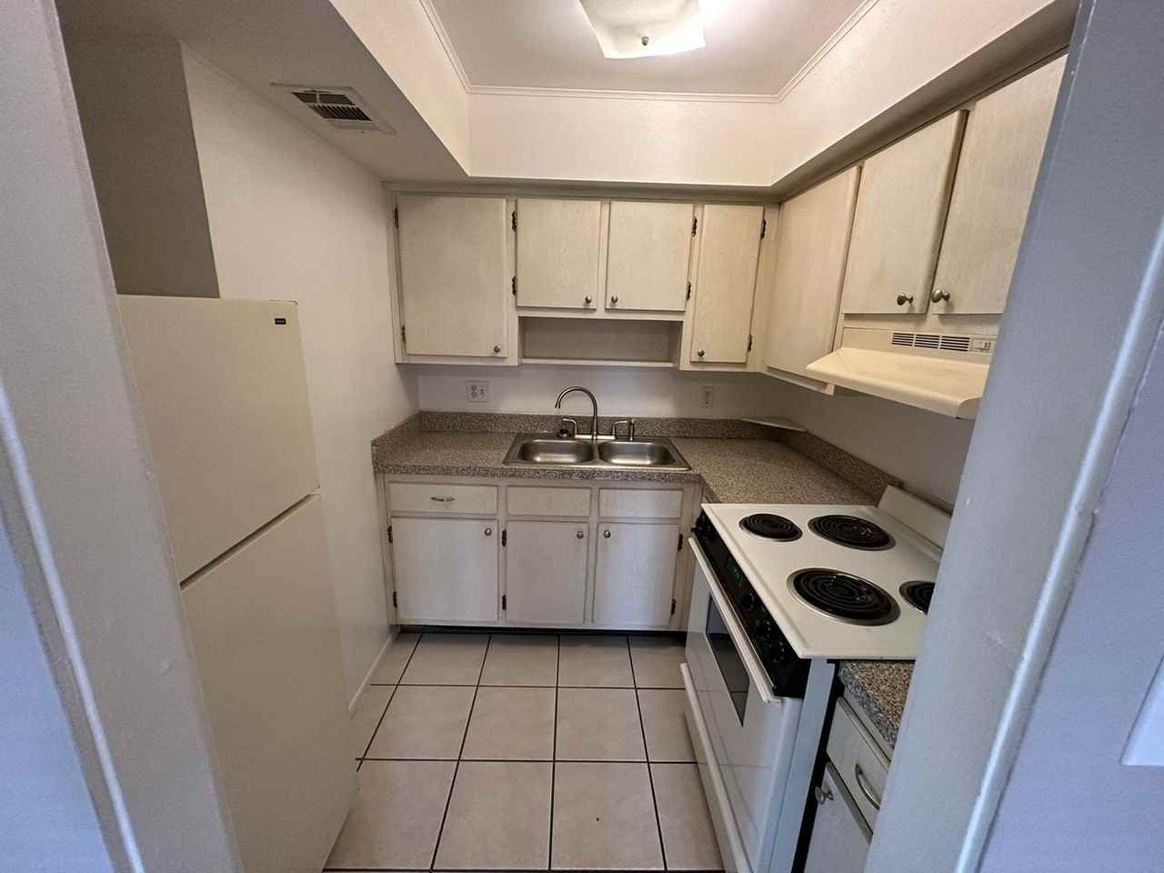1830 Maravilla Ave #311 - Photo 3 of 11