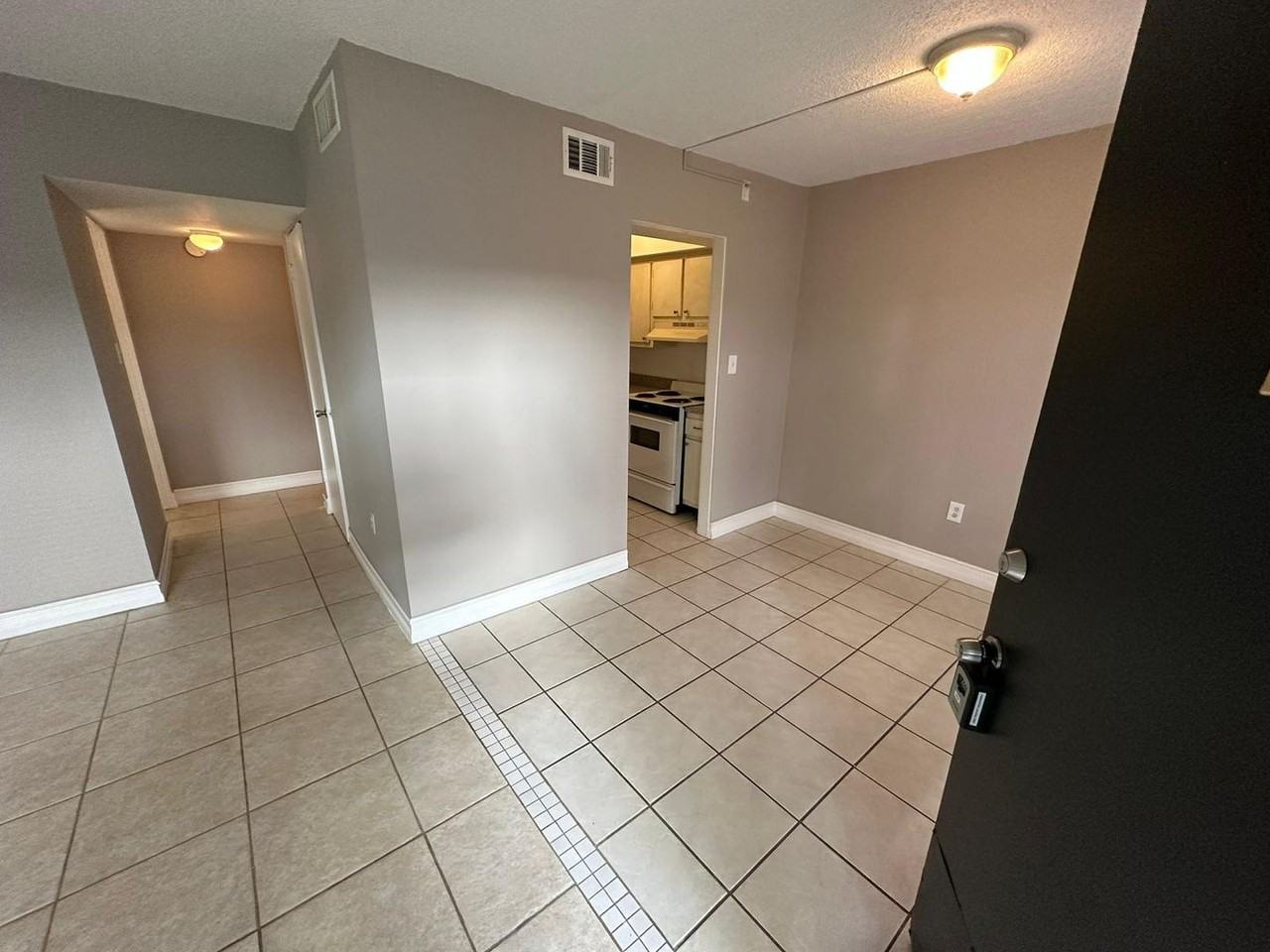 1830 Maravilla Ave #311 - Photo 6 of 11