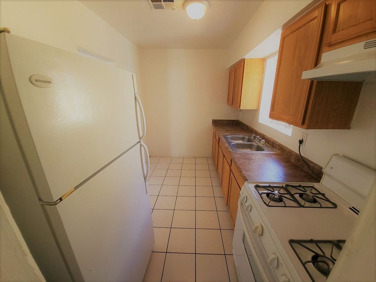 1029 N 31st St - Photo 4 of 9