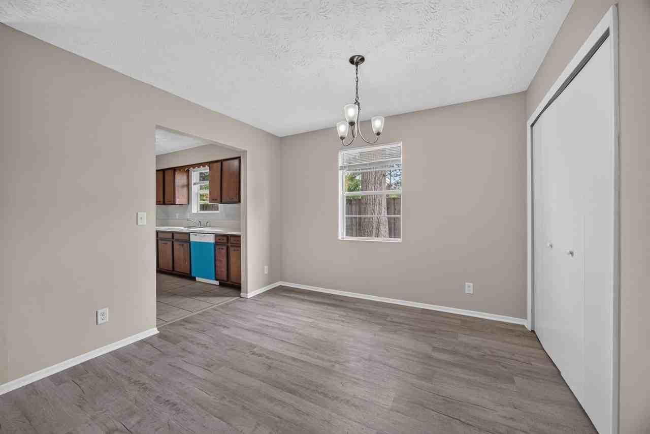 1083 Stokes St - Photo 6 of 33