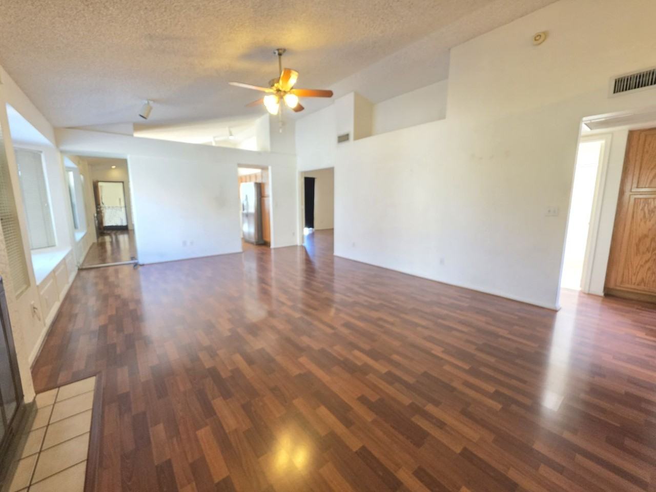 1056 W Sunward Dr - Photo 2 of 34