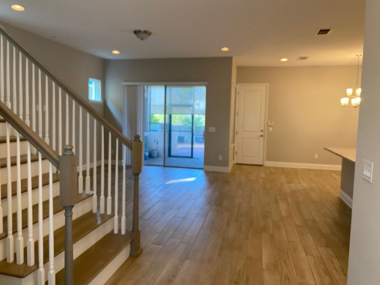 461 Oviedo Blvd - Photo 5 of 37