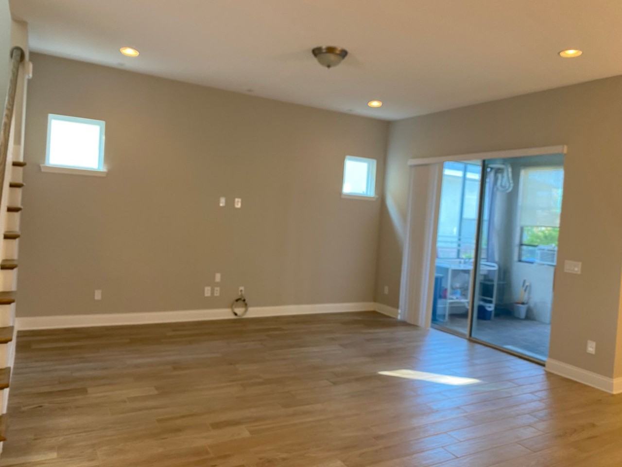 461 Oviedo Blvd - Photo 6 of 37