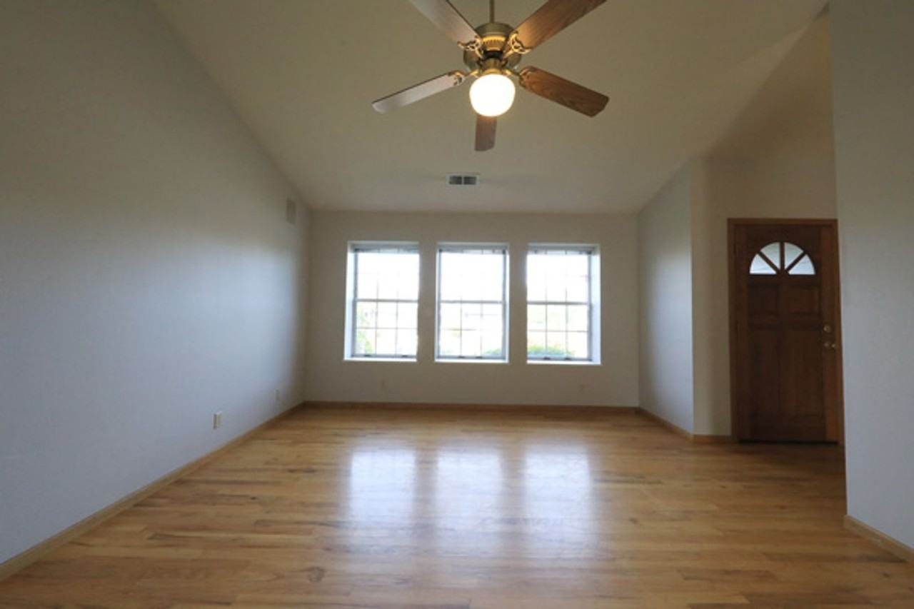 3121 Bonanza St - Photo 2 of 19