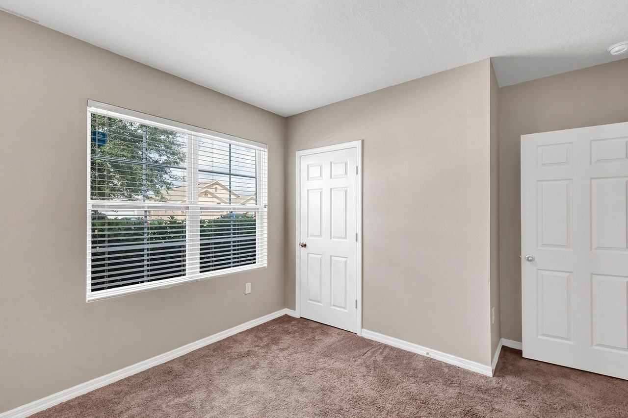 2192 Rose Blvd - Photo 5 of 31
