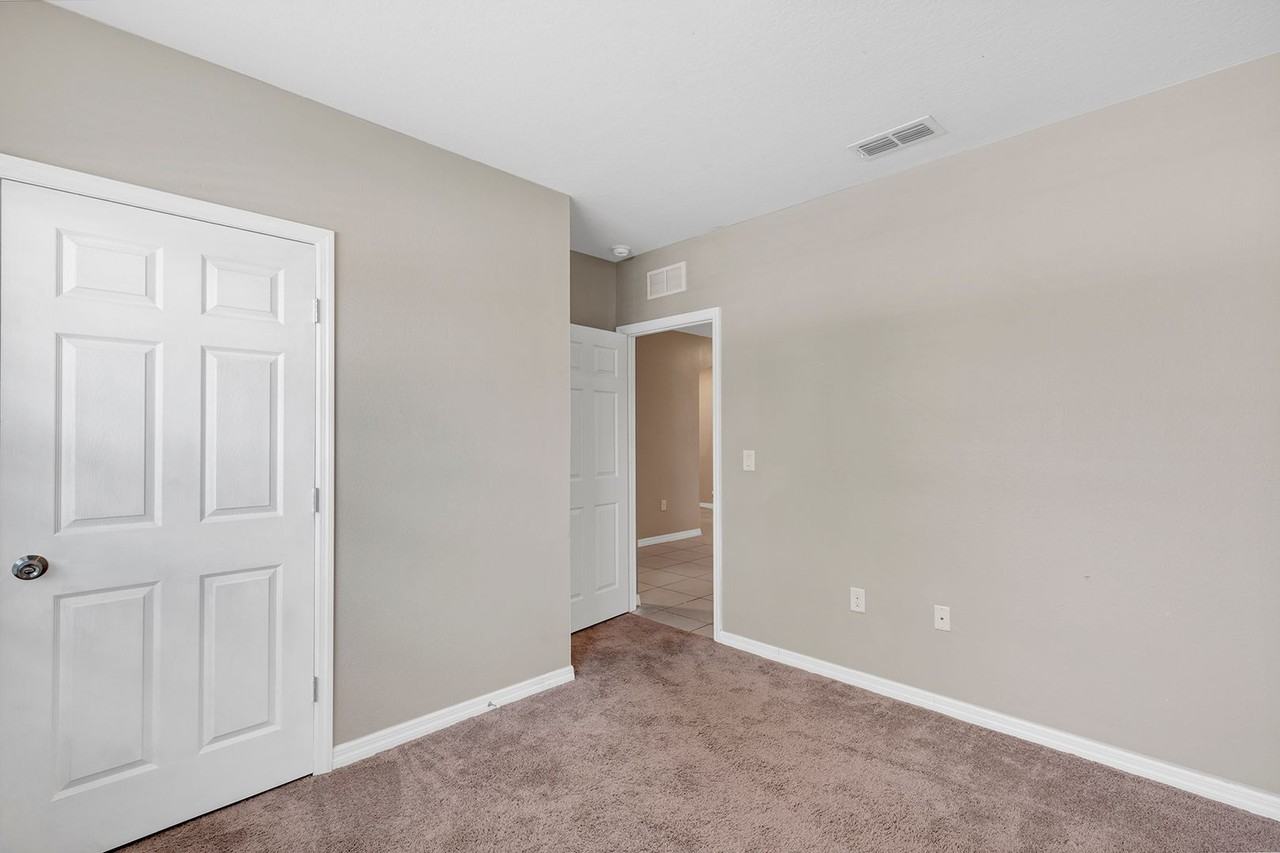 2192 Rose Blvd - Photo 6 of 31