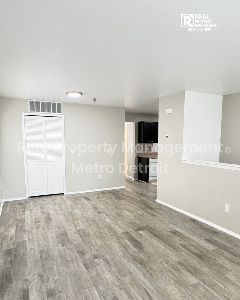 15628 Stone Crossing Dr - Photo 3 of 15