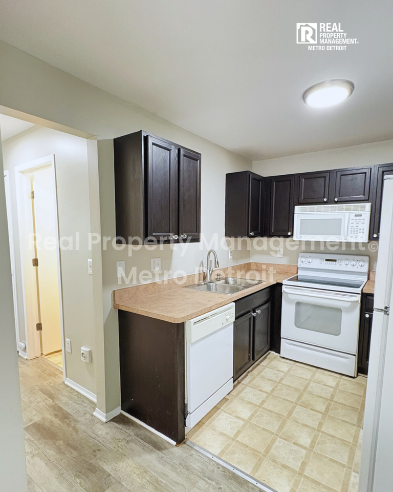 15628 Stone Crossing Dr - Photo 4 of 15