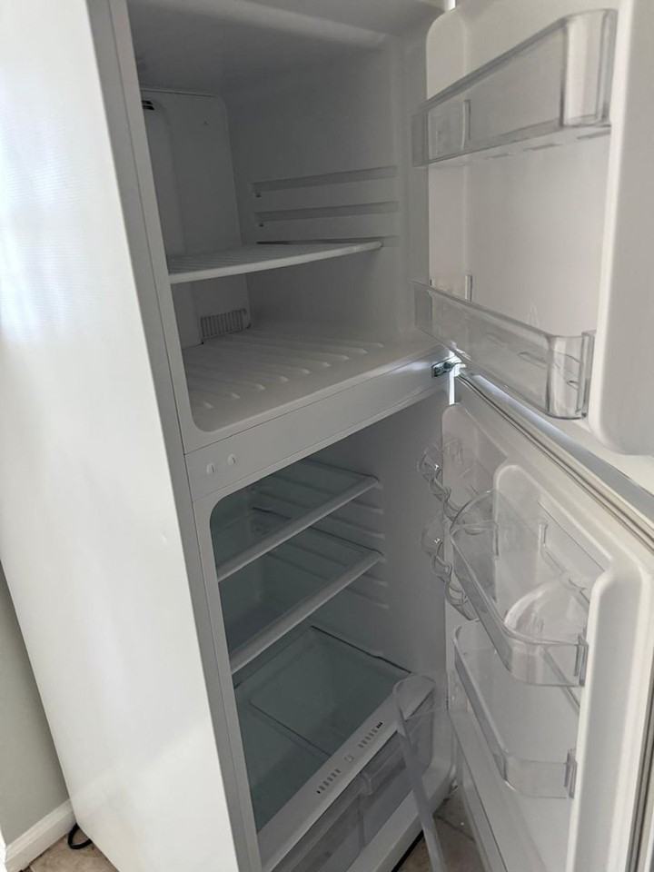 802 S Logan Ave - Photo 6 of 10