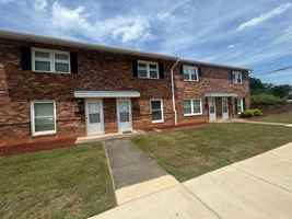 featured image of 504 S Cherry St