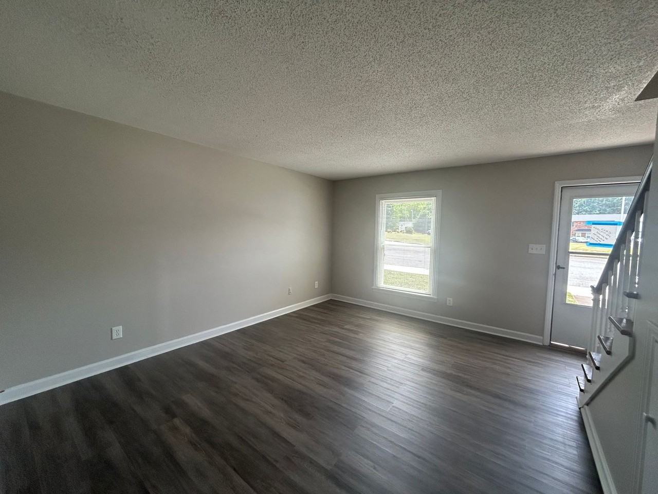 504 S Cherry St - Photo 2 of 10