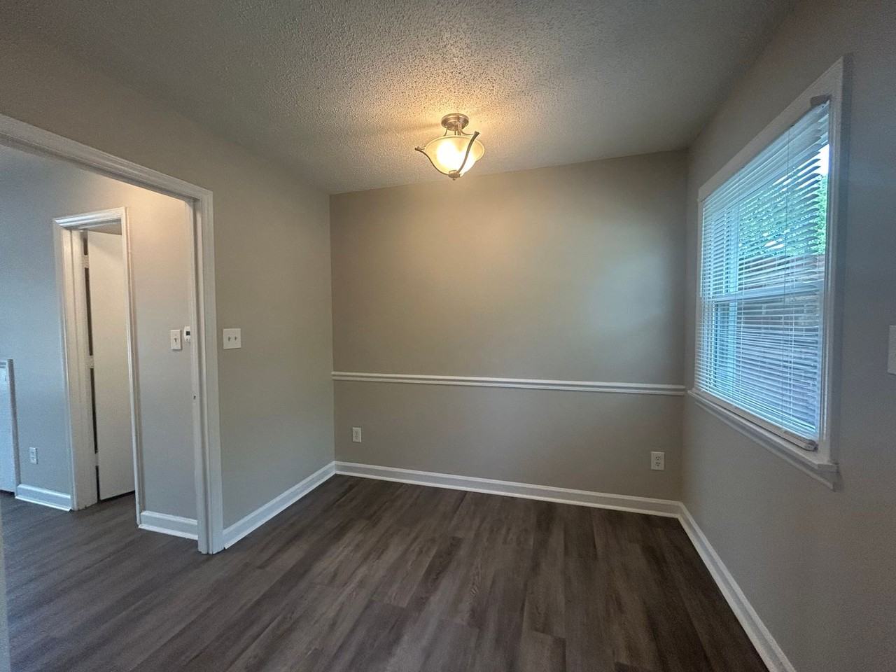 504 S Cherry St - Photo 5 of 10